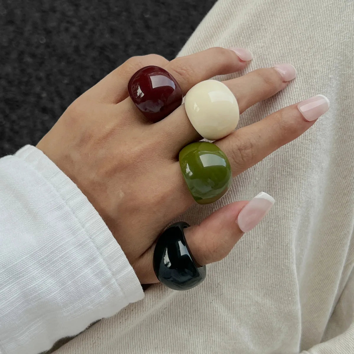 Ingemark 4 Colors Boho Kpop Resin Acrylic Irregular Finger Rings for