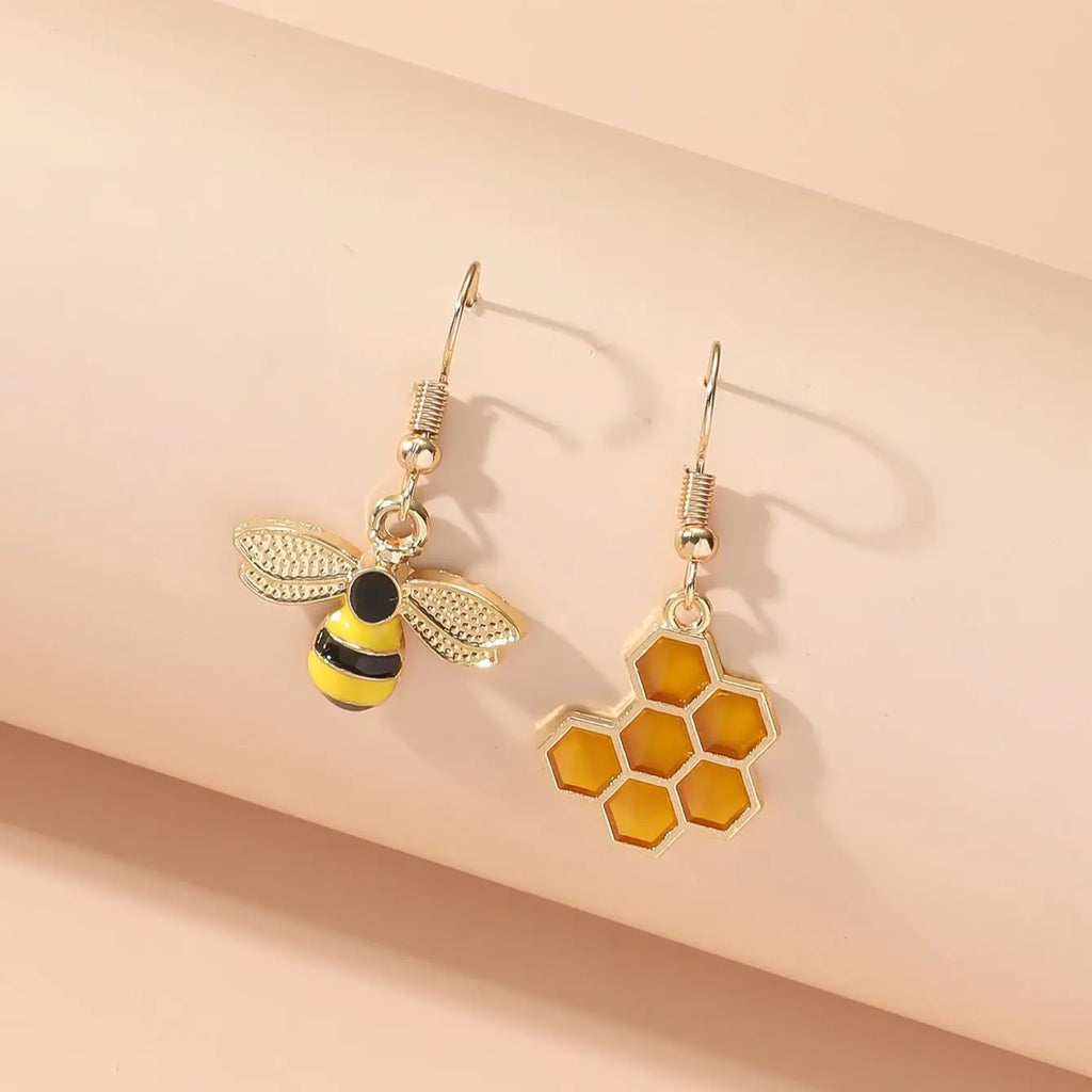 2 Pieces Insect Yellow Bee Earrings Women Simple Fashion Casual